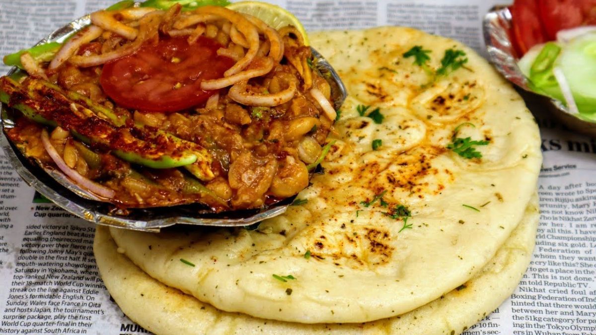 Here’s How To Prepare Dhaba-Style Chole Kulche At Home