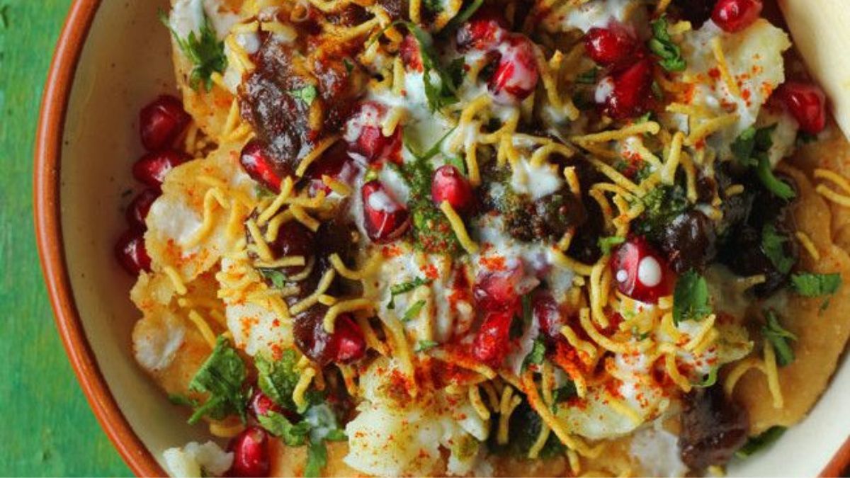 How To Make Street Style Dahi Papdi Chaat At Home
