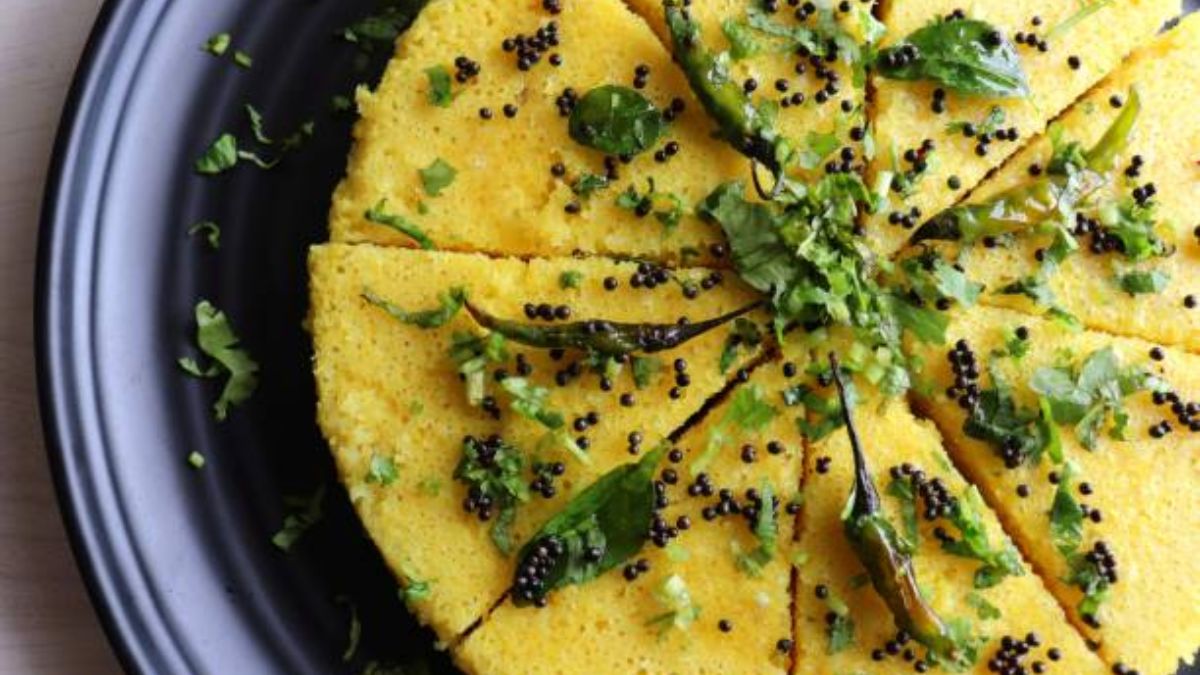 Here’s How To Make Fluffy And Soft Dhoklas At Home