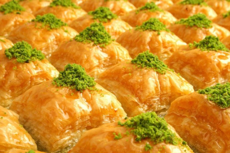 5-local-sweets-you-need-to-try-in-dubai
