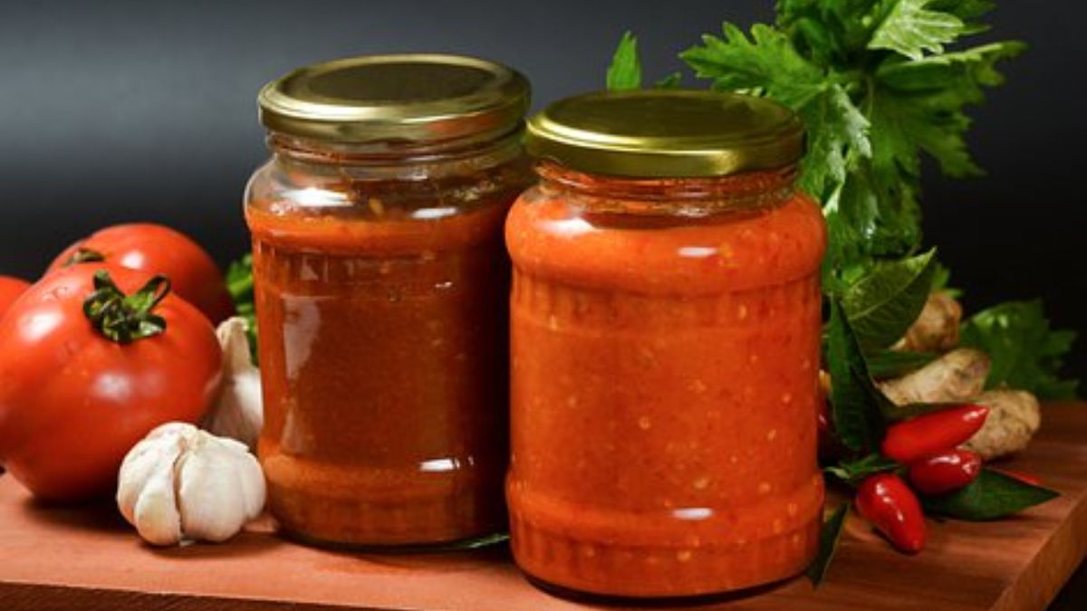 How To Make Chilli Sauce At Home: 10 Recipes
