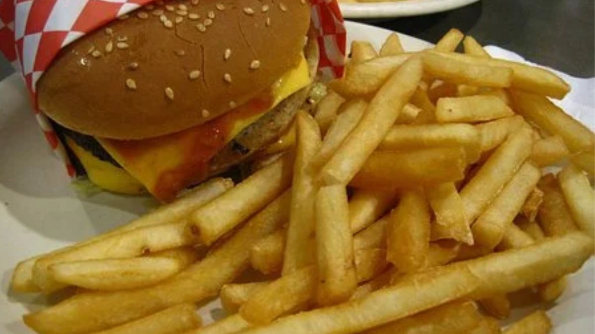 Eating More Junk And Processed Food Can Cause Cardiovascular Diseases Despite Exercise