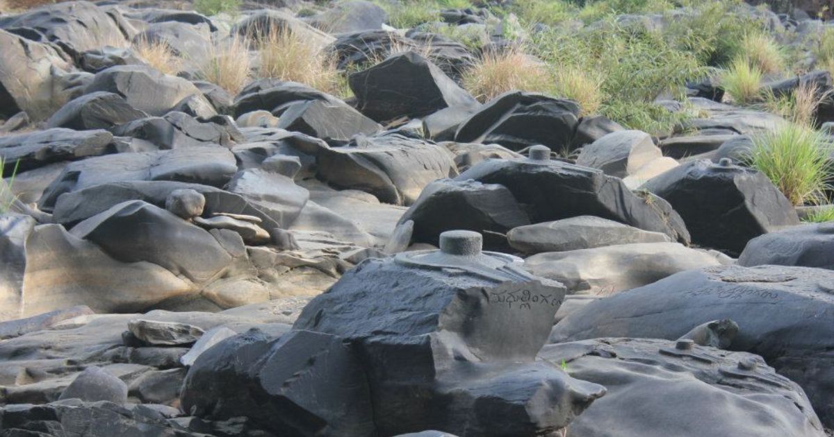 This Place In Karnataka Has Thousands Of Lingas Carved On Rocks
