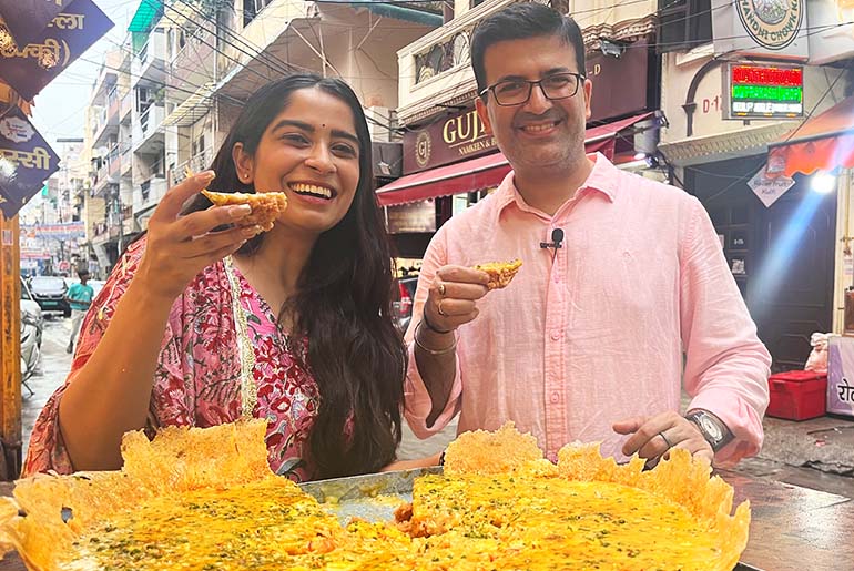 We Went For A Monsoon Foodwalk In Delhi’s Kamla Nagar With YouTuber Anubhav Sapra