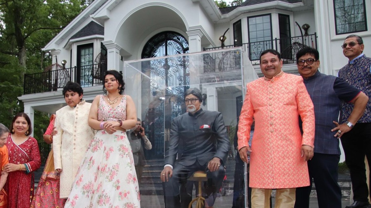 Amitabh Bachchan’s Life-Like Statue Installed By Indian-American Fans Outside Their Home