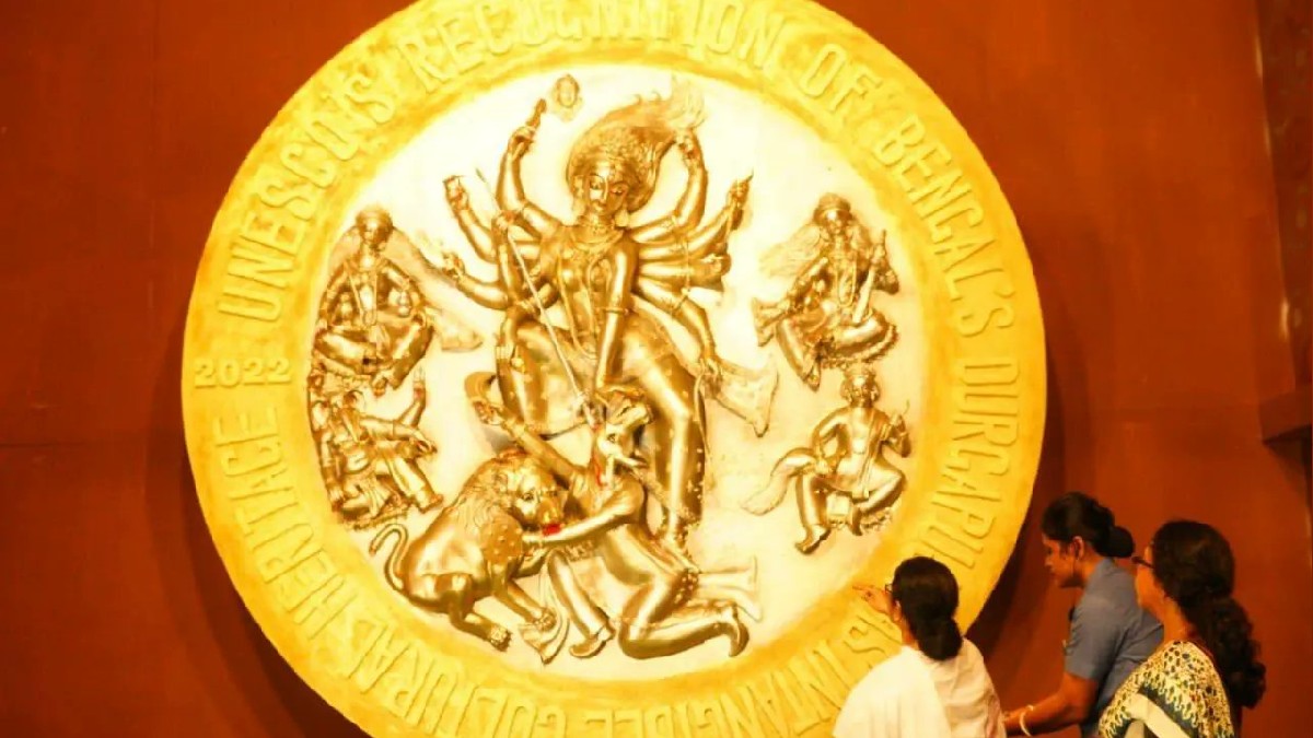 This Durga Puja, Visit The Babubagan Sarbojanin Kolkata Pandal Made With Coins Issued Since Independence