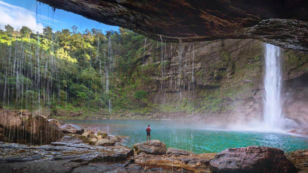 Trek To Phe Phe Waterfall In Meghalaya To Experience Paradise On Earth