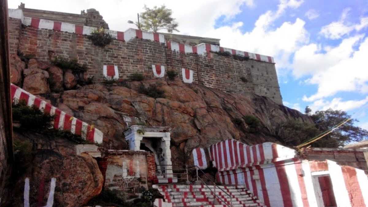 You Have To Climb 3700 Steep Steps To Reach This Temple In Tamil Nadu