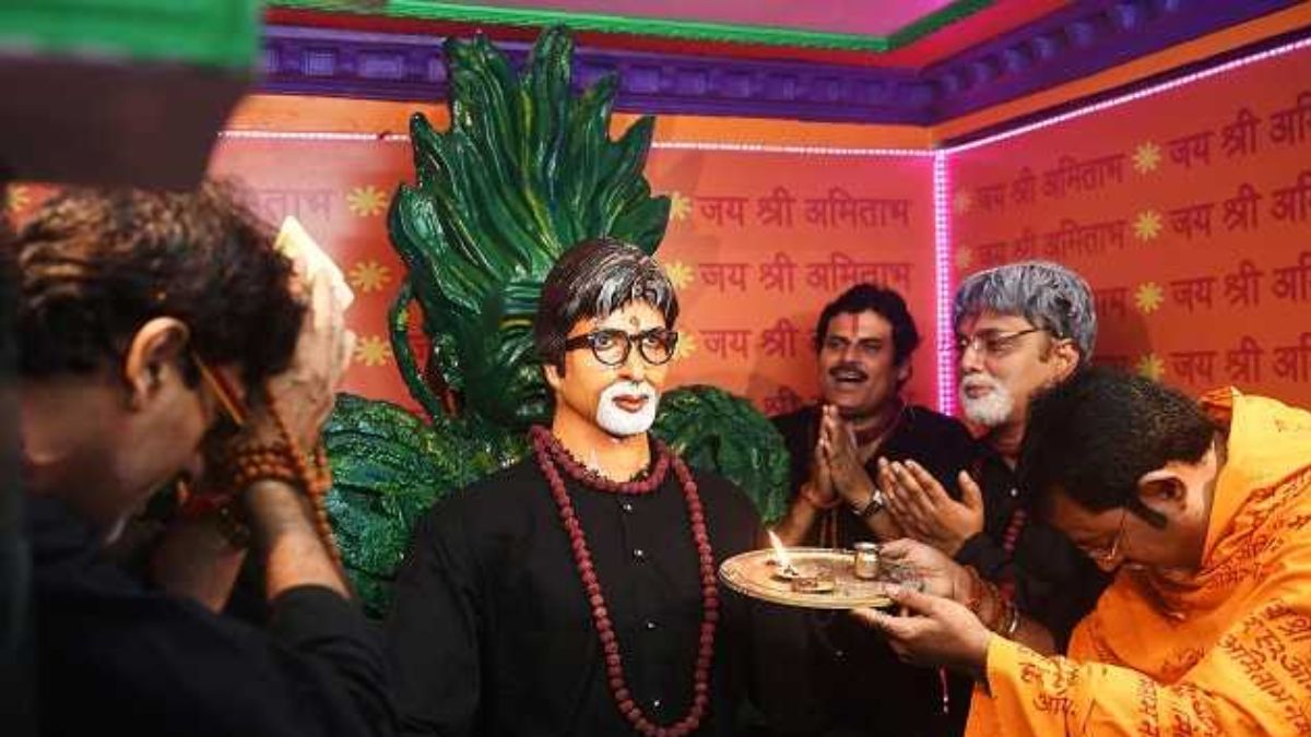 This Temple In Kolkata Is Entirely Dedicated To Amitabh Bachchan 