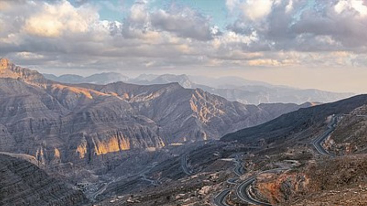 7 Facts About Jebel Jais, The Highest Peak In UAE That Will Leave You In Its Awe