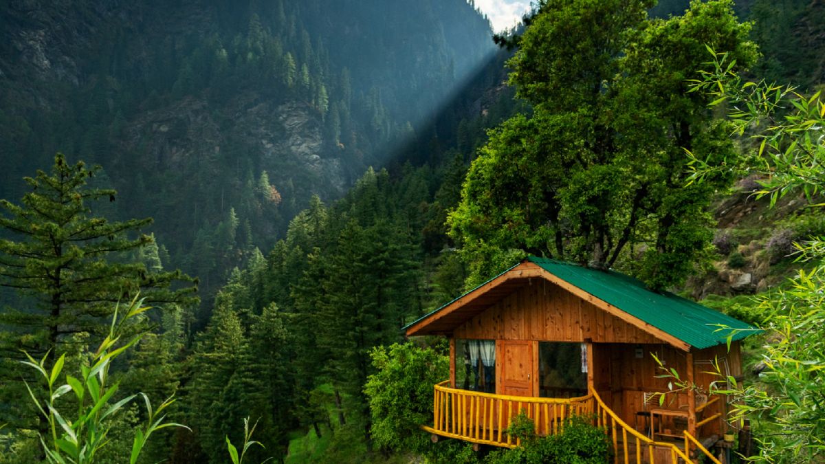 Indian Travellers Prefer Non-Urban Destinations Like Haldwani, Jibhi  Reports Airbnb