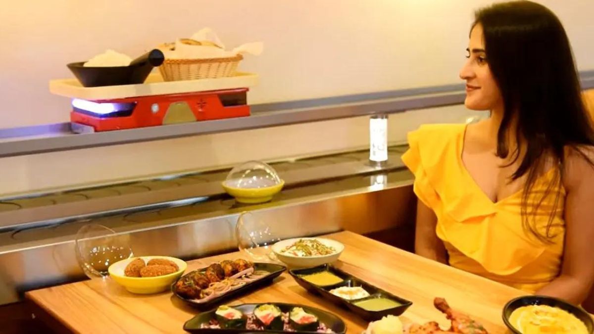 5 Best Restaurants Across India That Serve Food On Conveyor Belts