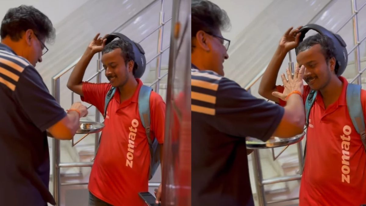 Viral Video: A Man Sings Aayiye Aapka Intezar Tha And Greets A Zomato Delivery Boy With Aarti Ki Thali