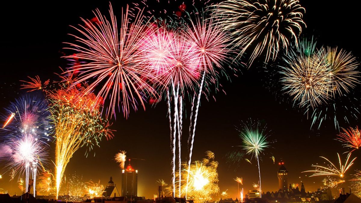 Diwali 2022: Tamil Nadu Permits Bursting Crackers Only 1 Hour In Morning & Evening