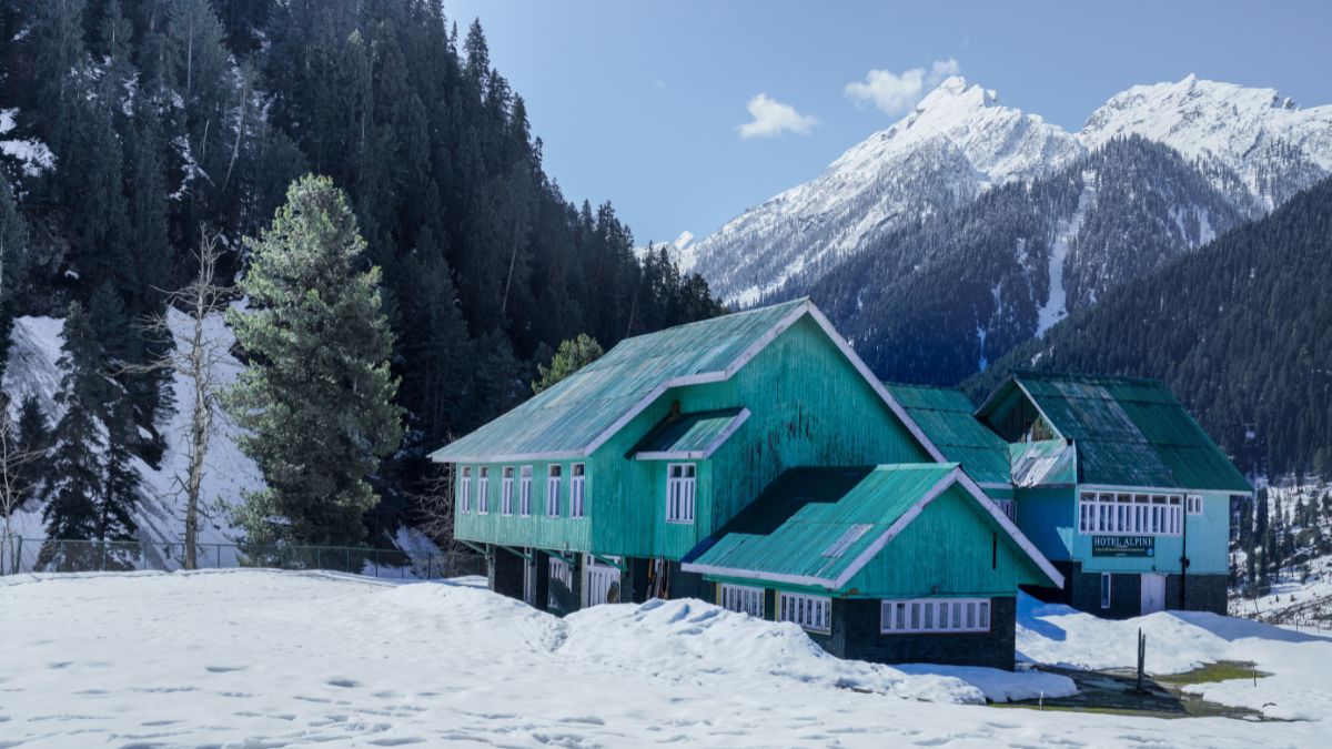 5 Places You Should Explore In Kashmir This Winter