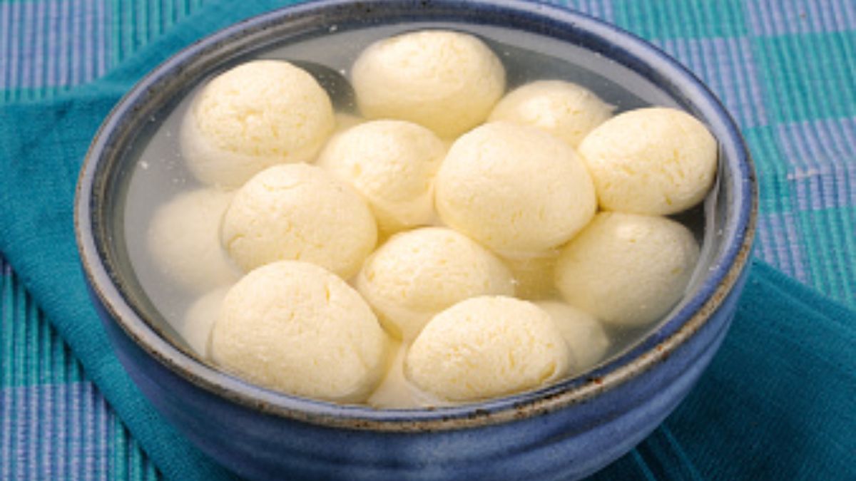 Here’s How To Make Juicy, Spongy Rasgullas At Home That Can Melt Inside Your Mouth