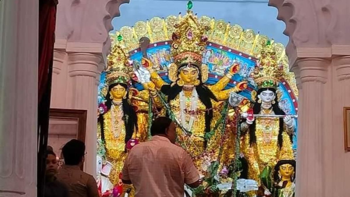 7 Heritage Homes In Kolkata Where Durga Puja Is Celebrated In A Grand Manner