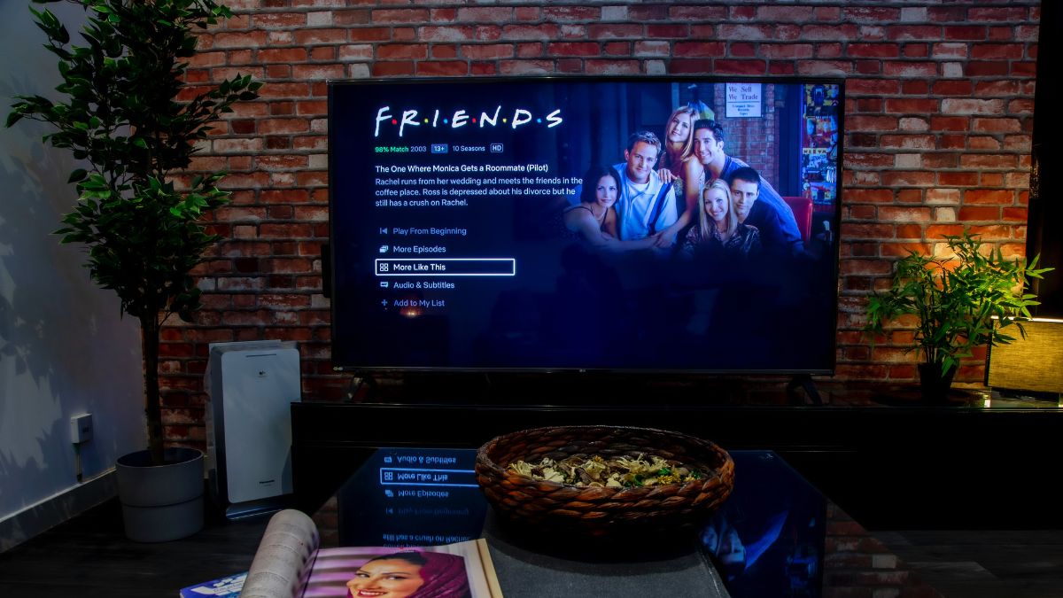 Love Netflix & Midnight Bingeing? You Might Be Putting On Weight Says Study