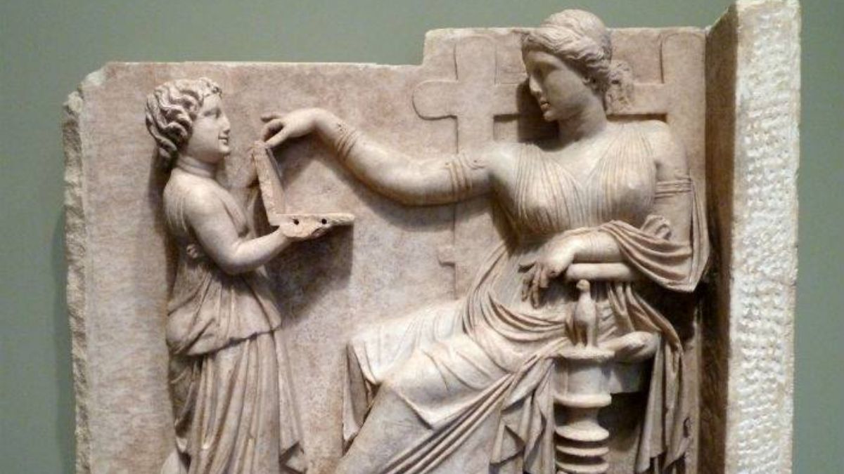 Ancient Statue Of A Greek Woman Using Laptop Has Gone Viral. The Disbelief Is Real Amongst Netizens!