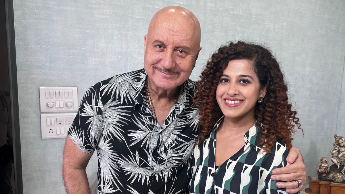Anupam Kher Finds This Habit Of Foodies Maddening | Curly Tales