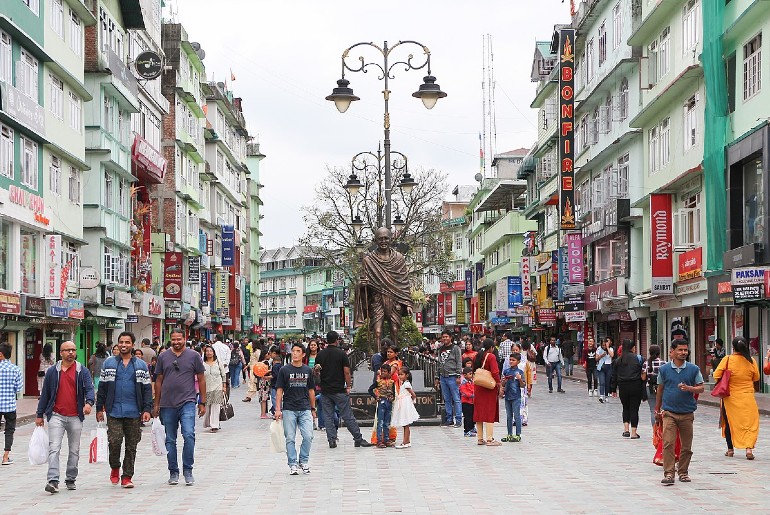 This market area has most of the tea boutiques mentioned in this article.