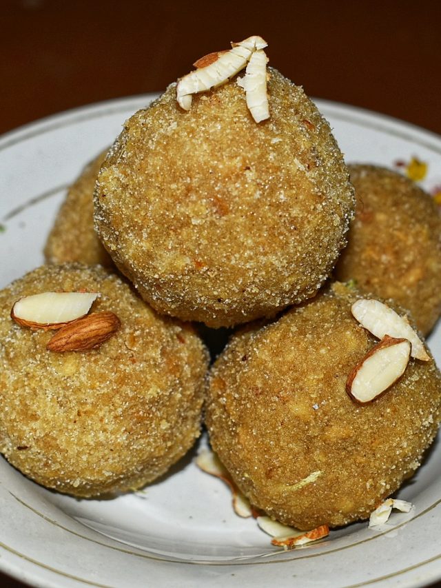 Choorma_ladoo