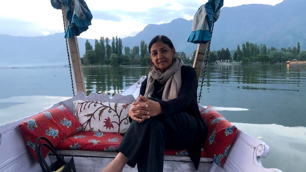 Deepti Naval Ran Away To Kashmir At The Age Of 13 After Being Mesmerised By Its Beauty Shown In Films 