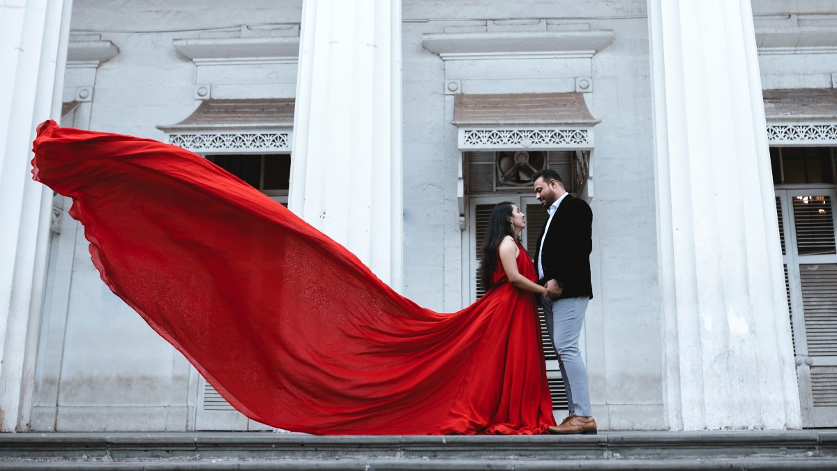 Not Love, Smog Is In The Air For Delhi Couples Who Are Opting Pre-Wedding Shoots In Smog-Free Locales & Indoor Studios