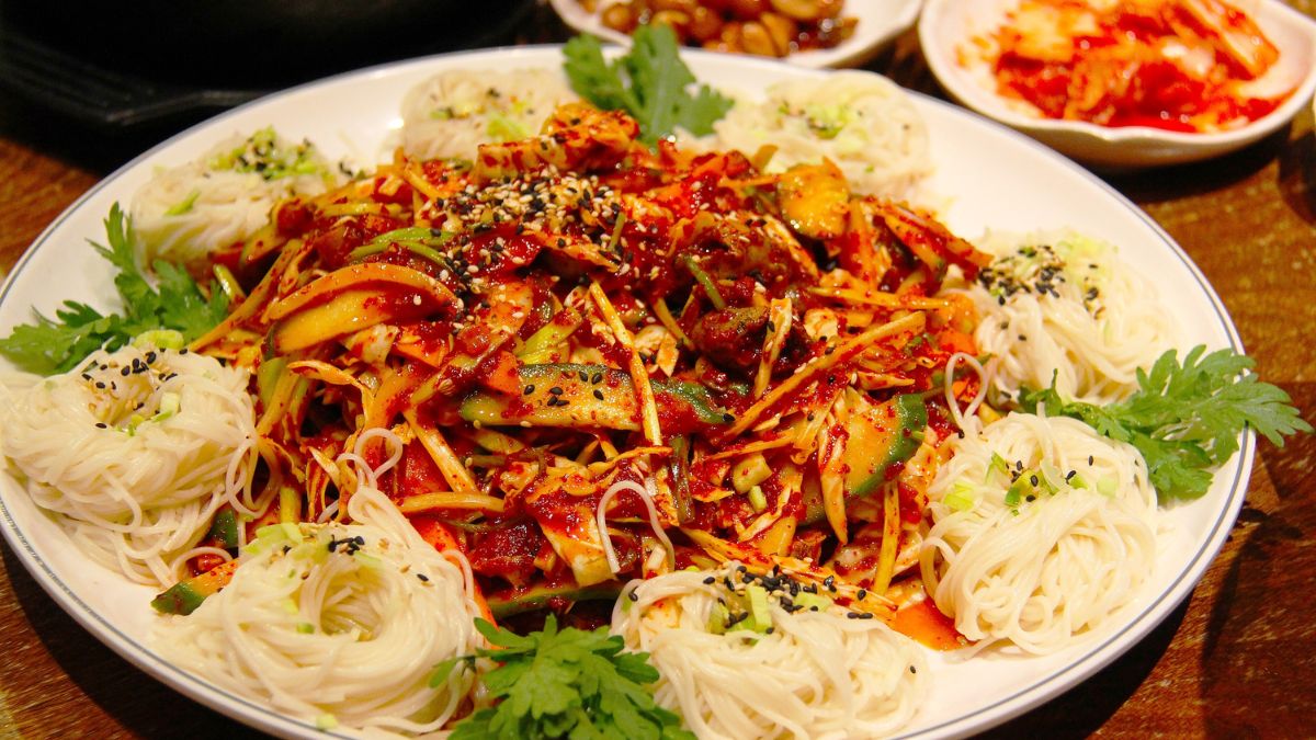 Spicy Food Lands Chinese Woman In Trouble, Fractures 4 Ribs Due To Coughing