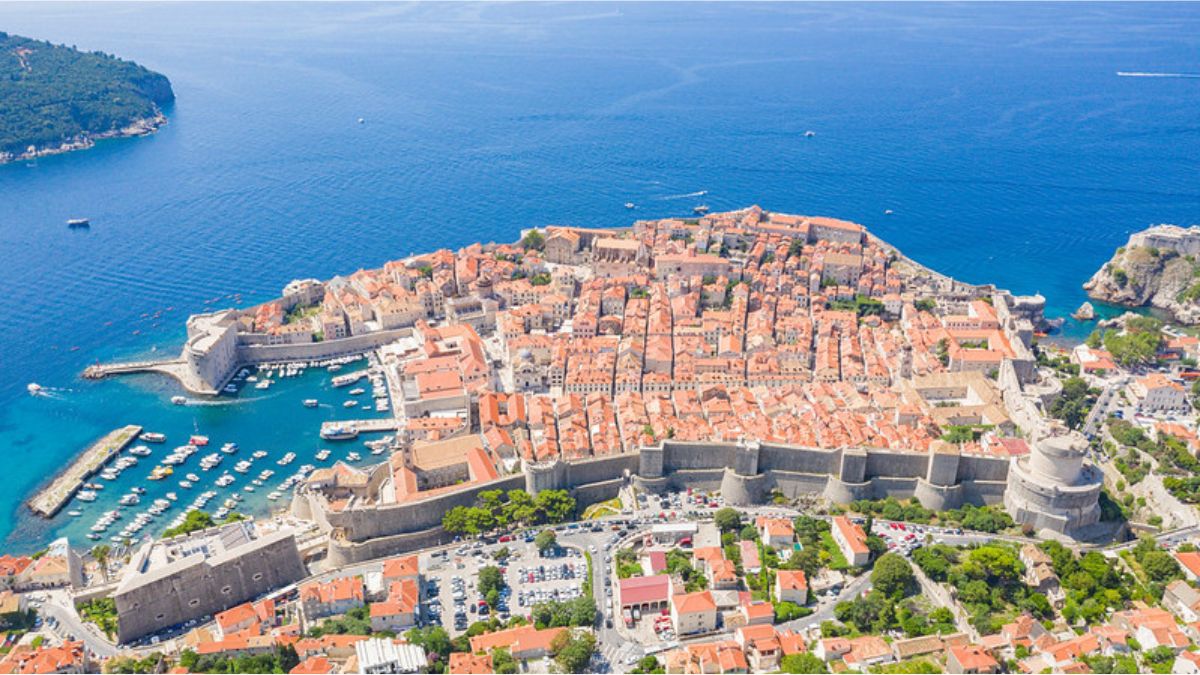 Heading To Croatia Soon? This Is The Currency You Need To Get Your Money Exchanged To!