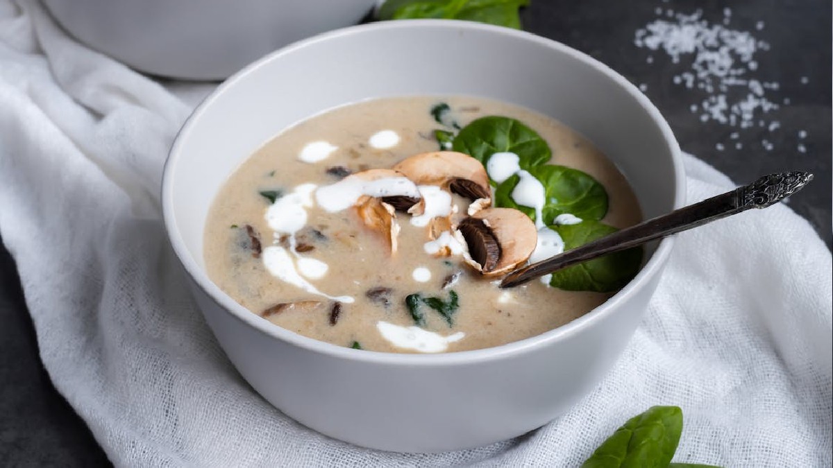 Winter Special: Here’s How To Make Comforting Mushroom Soup At Home