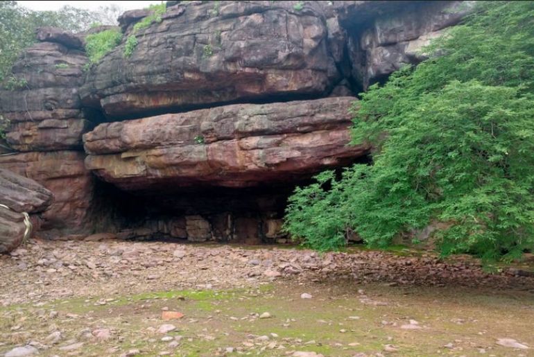 saru maru caves in Madhya Pradesh