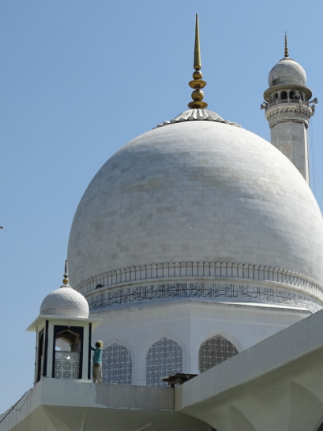 8 Iconic Mosques In India