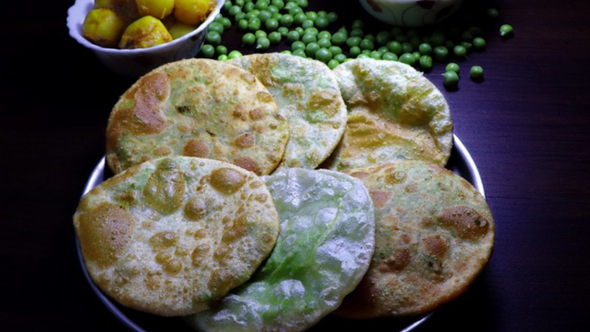 Desi Breakfast: Here’s How To Make Garma Garam Matar Kachoris At Home