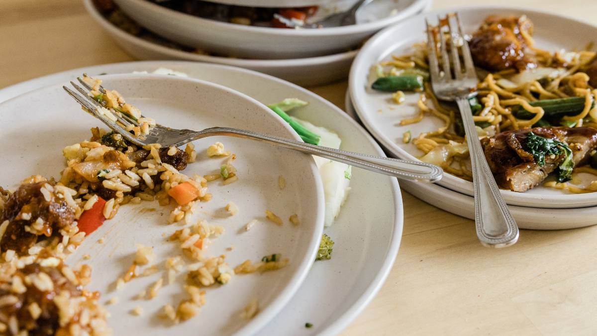 IAS Officer Shared A Photo Highlighting Food Wastage In India; Here’s What Twitteratis Have To Say!