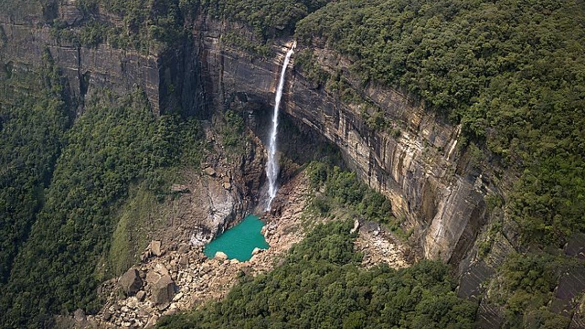 The Story Of How Meghalaya’s NohKaLikai Falls Got Its Name Will Tug Your Heartstrings
