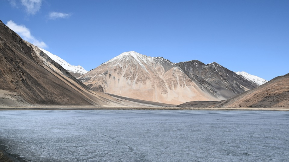 Gear Up For India’s First Frozen Lake Marathon, ‘The Last Run’ On Ladakh’s Pangong Tso Lake