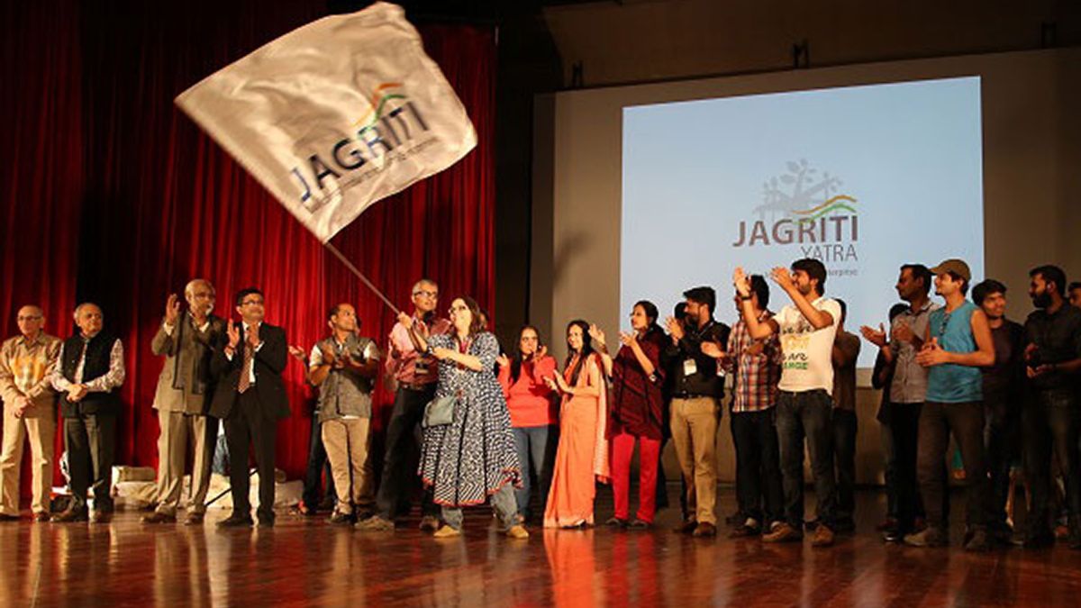 A 15-Day Trip Covering 8000 Km, Here’s All You Need To Know About Jagriti Yatra And Applying For It