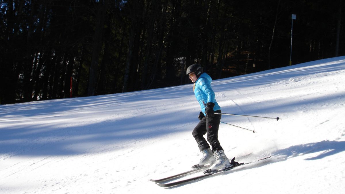 Women Are Learning Skiing In Gulmarg Thanks To This CA-Turned-Professional Skier