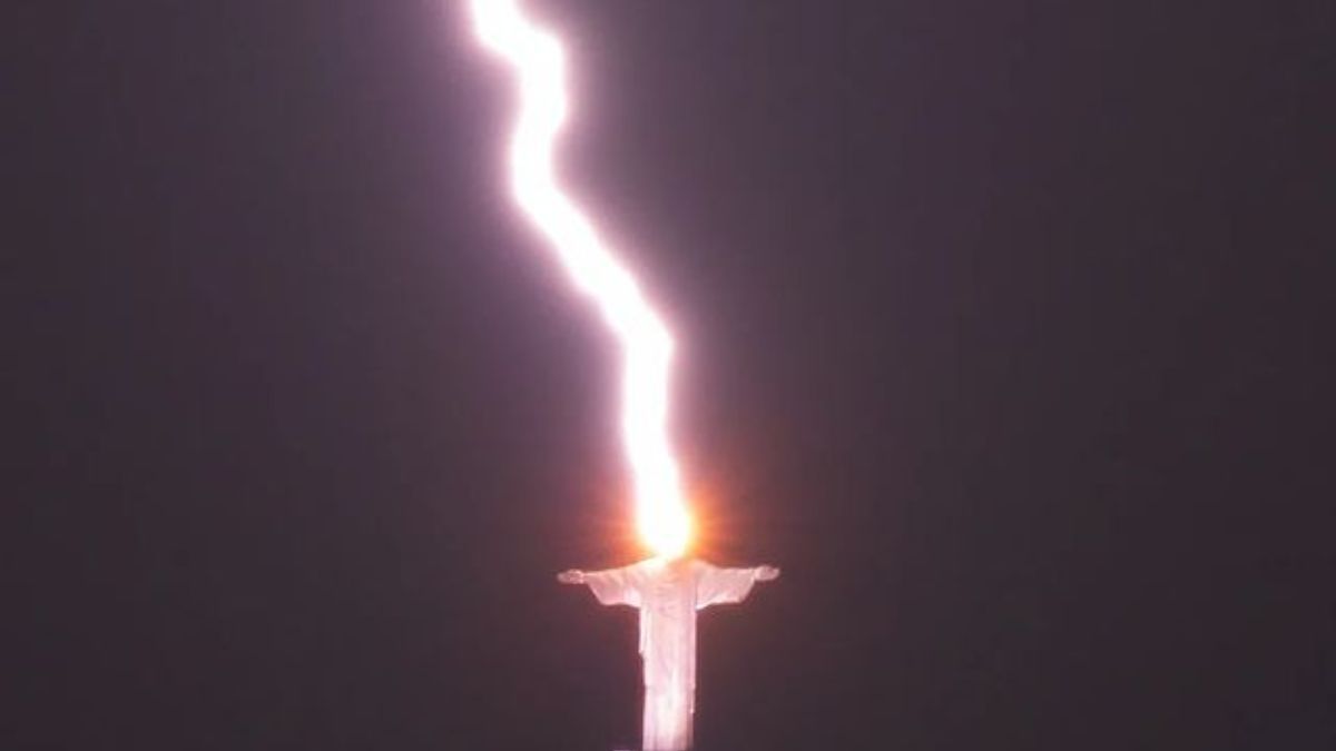 Surreal: Photographer Captures The Exact Moment Lightning Strikes ‘Christ The Redeemer’ Statue And Even Viola Davis Is In Awe!