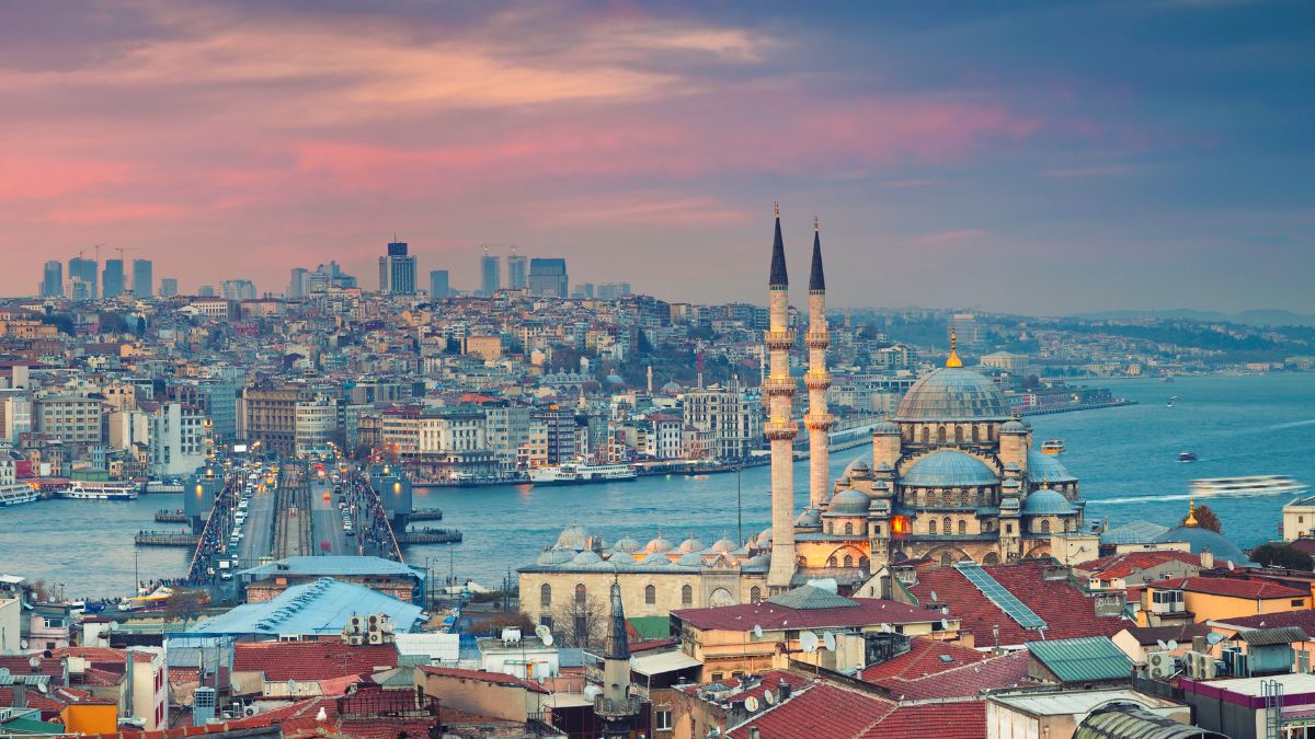 History Buffs, Did You Know 93 Years Ago Constantinople Was Renamed To Istanbul?