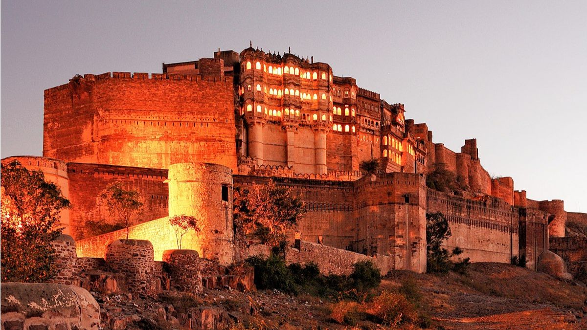 Remember The Fort Where Bruce Wayne Was Kept In The Dark Knight Rises? It’s Here In India