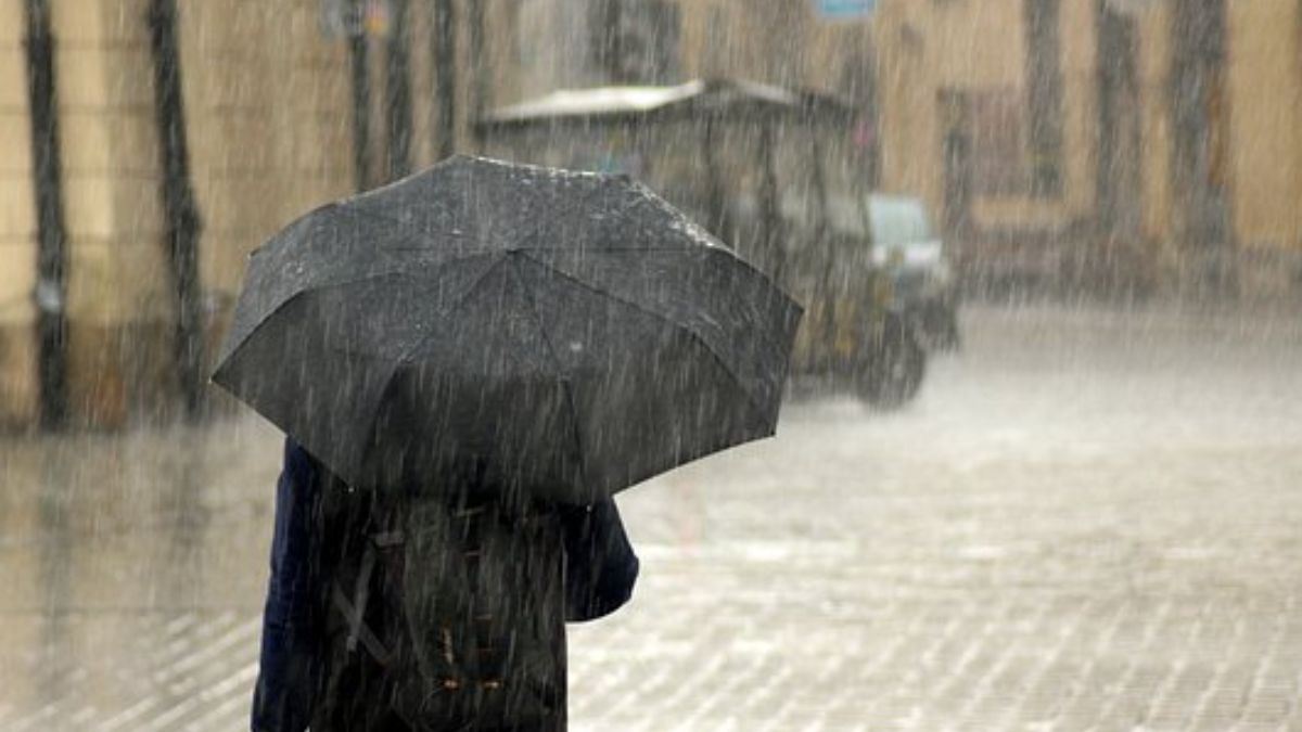 Untimely Rainfalls Lash Out In Delhi, Mumbai, Kolkata, And More Areas. IMD Issues Alerts