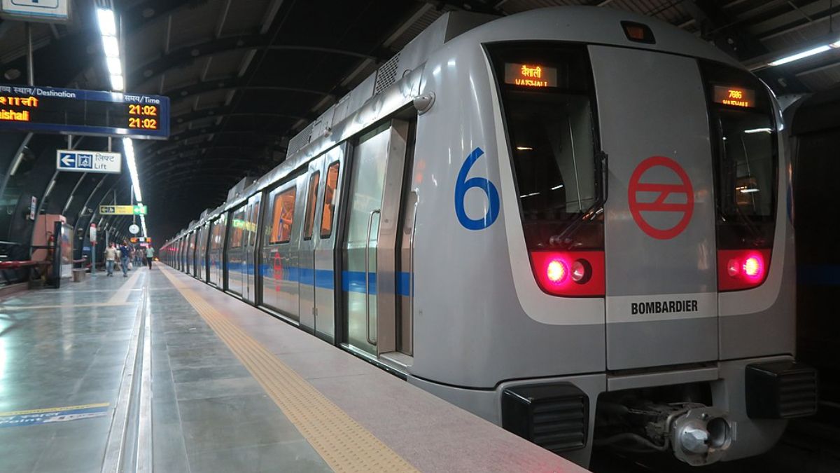 You CANNOT Make Insta Dance Reels Or Videos Inside Delhi Metro; DMRC Says, “Passenger Bano, Pareshaani Nahi”