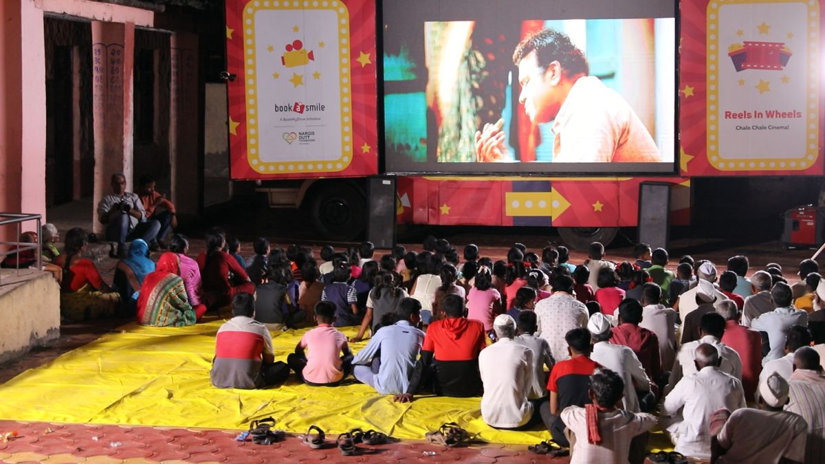 ‘Reels In Wheels’ & Nargis Dutt Foundation Brings Cinema To More Than 350 Villages!