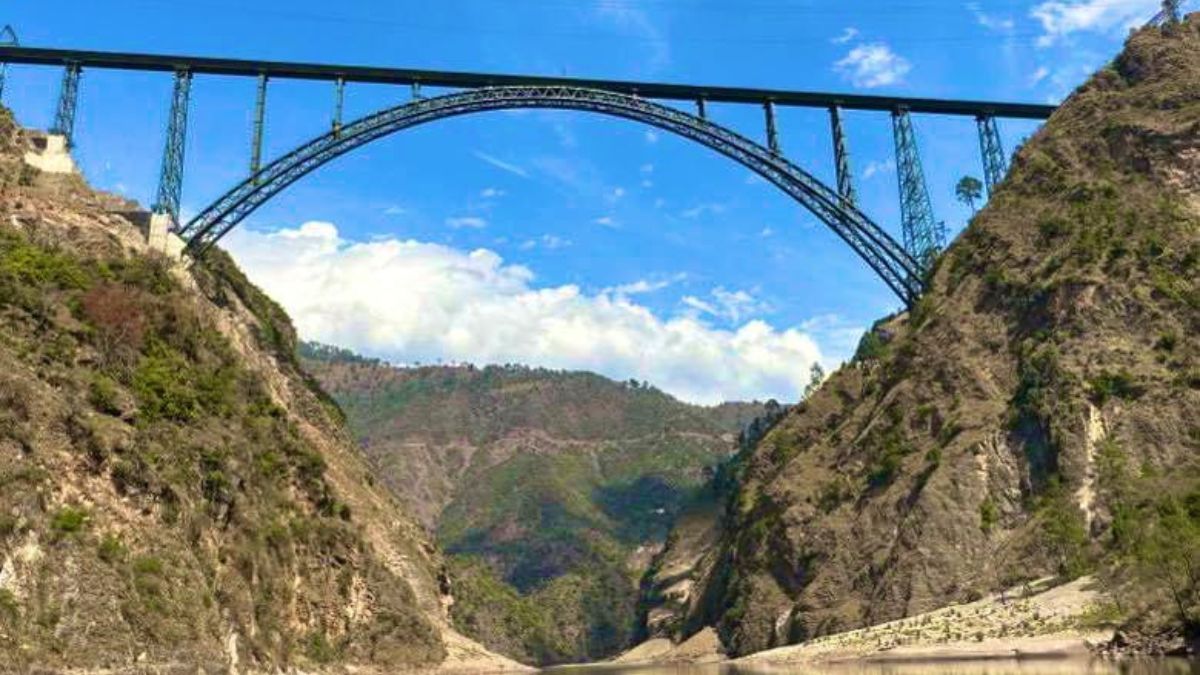 Fact Check: Did A Train Trial Happen On J&K’s Chenab Bridge?