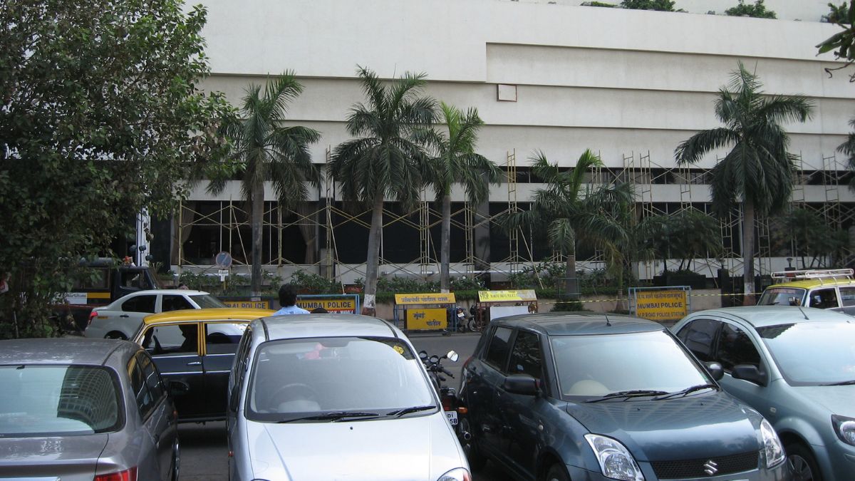 BMC To Launch An App That Will Let You Book Parking Spots In Advance Across Mumbai
