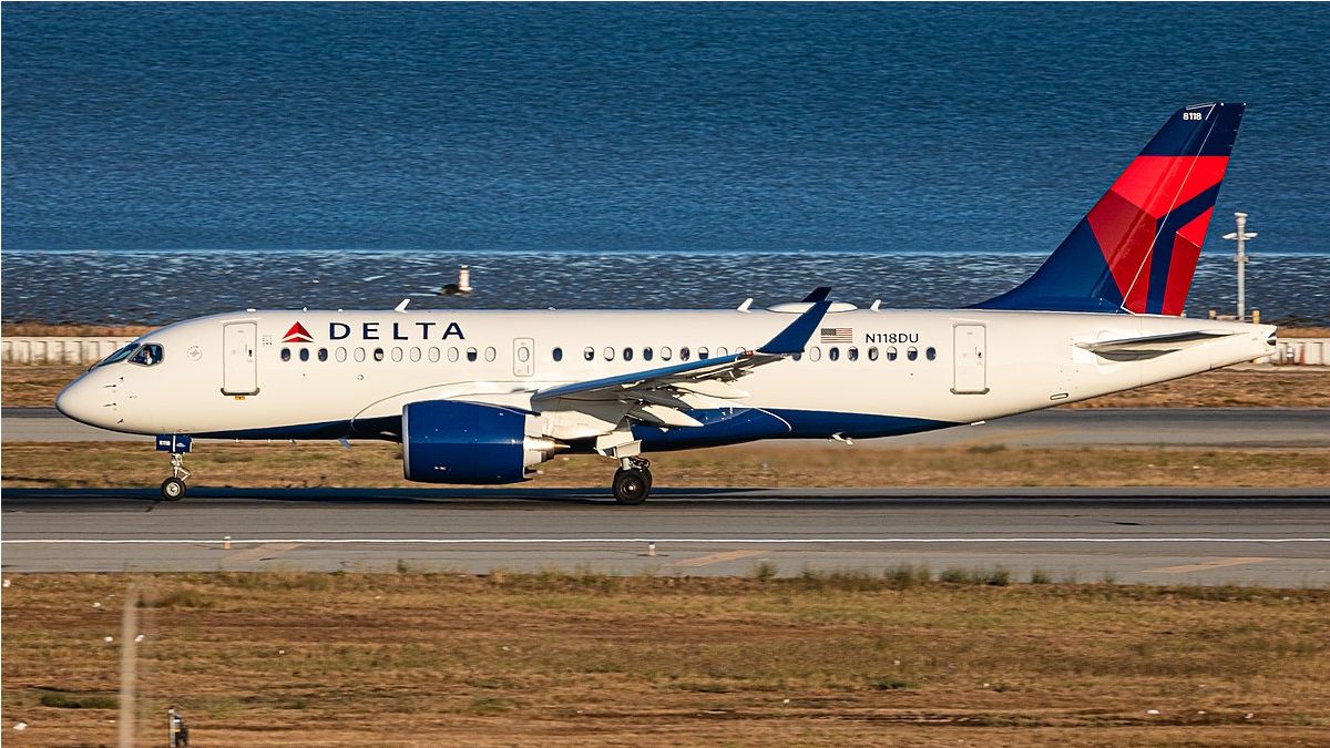 Man “Accidentally” Opens Emergency Exit On Los Angeles-Seattle Delta Airlines Flight
