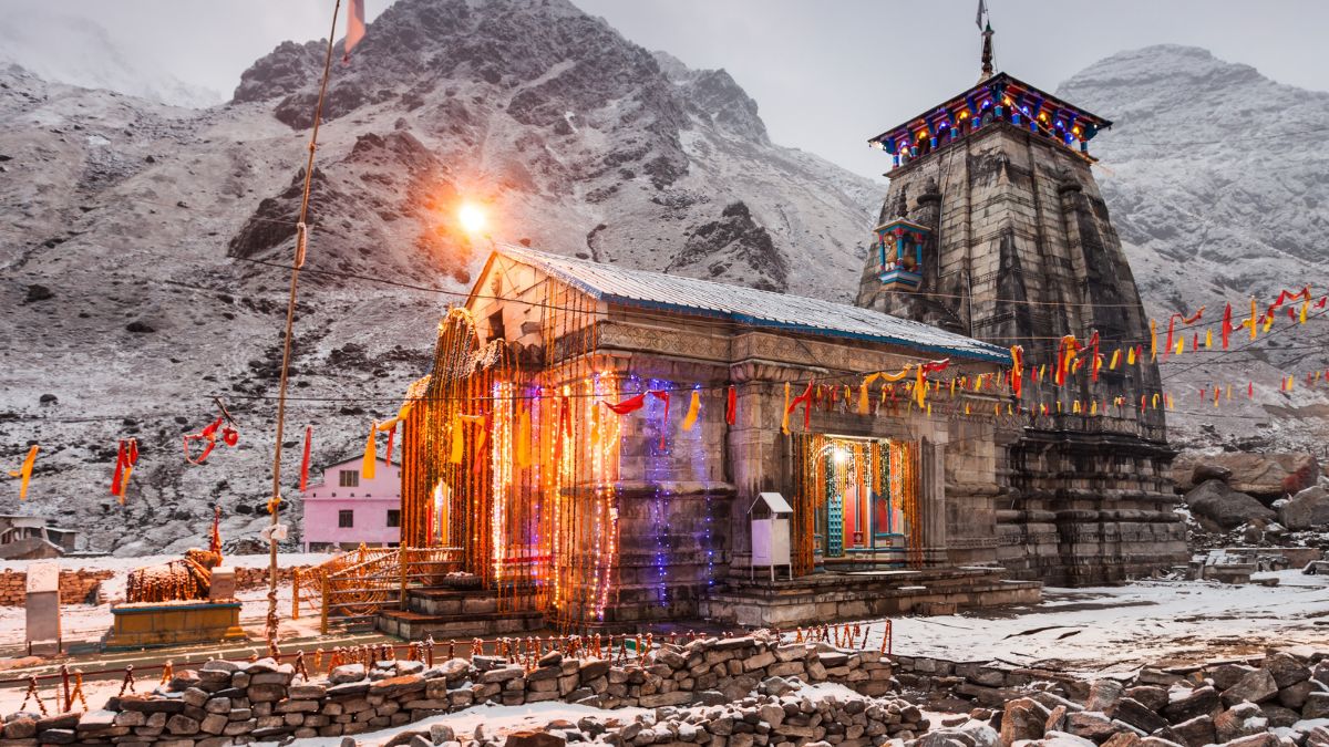 Pilgrims Will Soon Be Able To Book Helicopter Services To Kedarnath Temple Via IRCTC!