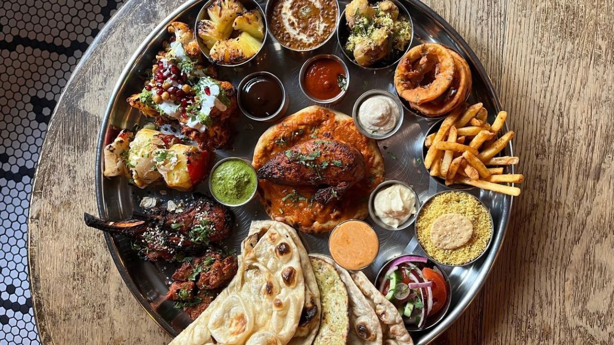 London’s Tandoor Chop House Has City’s Biggest Indian Thali & You’d Need An Army To Polish It!